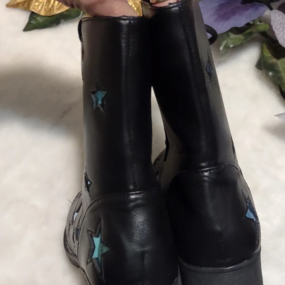 New condition boots for girls size6